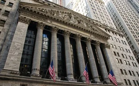 Wall Street pod pritiskom: Inflacija i mješoviti poslovni rezultati unose nesigurnost među investitore